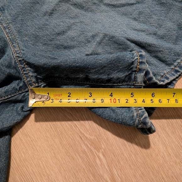 Levi's Overalls Women's Small Two Horse Brand Bib Shorts Denim - Picture 11 of 12